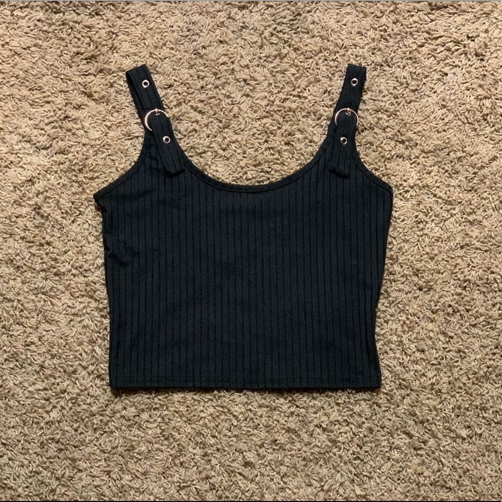 black crop top